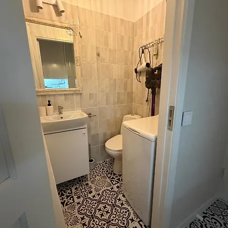 Modern Near Old Town, Self Check-in Apartment